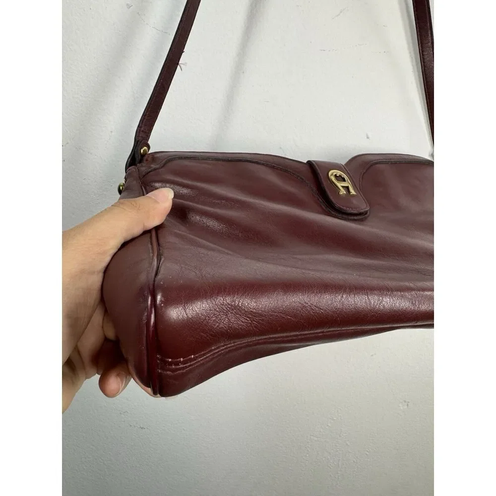 Vintage 80s 90s ETIENNE AIGNER Medium Leather Shoulder Bag Handbag Classic Retro